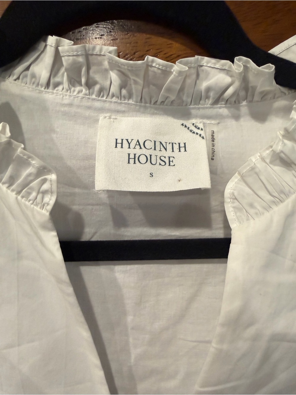 Tuckernuck Hyacinth House — Classic White Puff-Sleeve Cotton Top - Picture 4 of 6